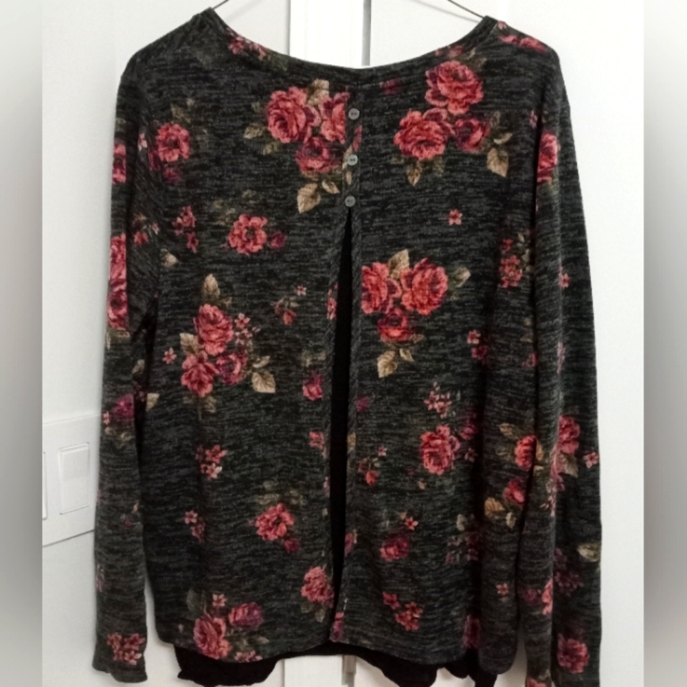Beautiful top.. - Picture 3 of 4